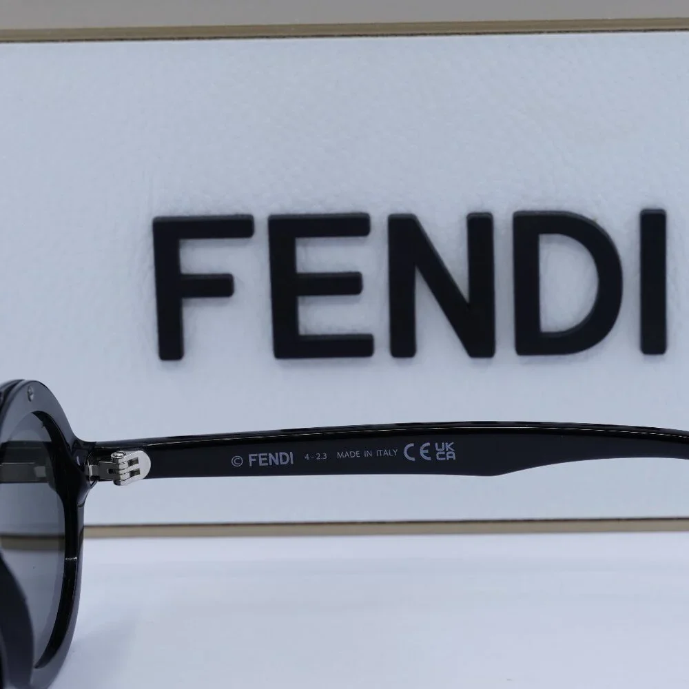Final Price! Fendi FE40094I 01A Black Smoke Sunglasses - Picture 5 of 10